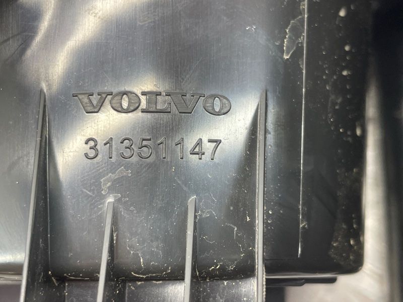 Подстаканник Volvo XC60
