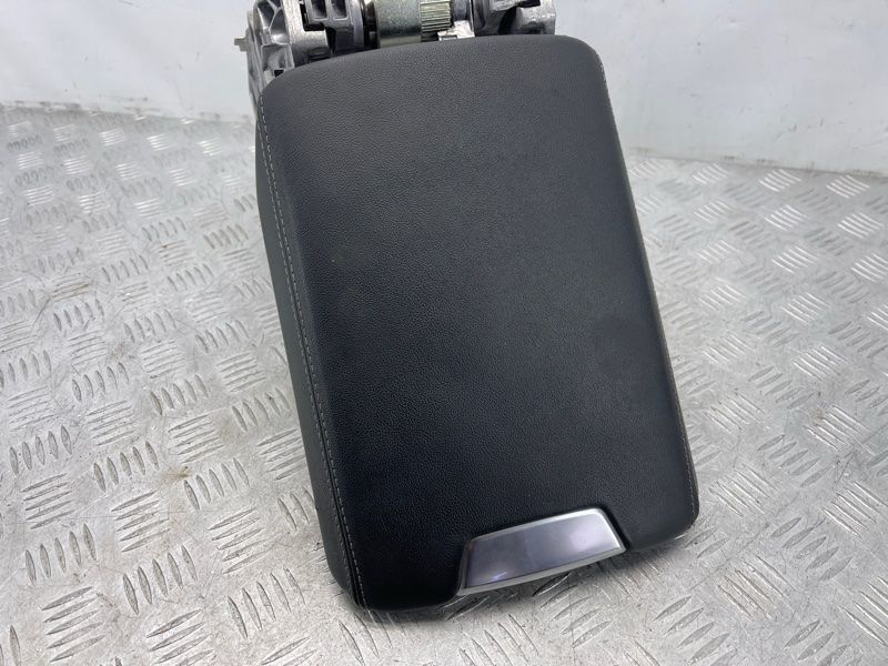 Підлокітник 4K0864207DGYM Audi A6