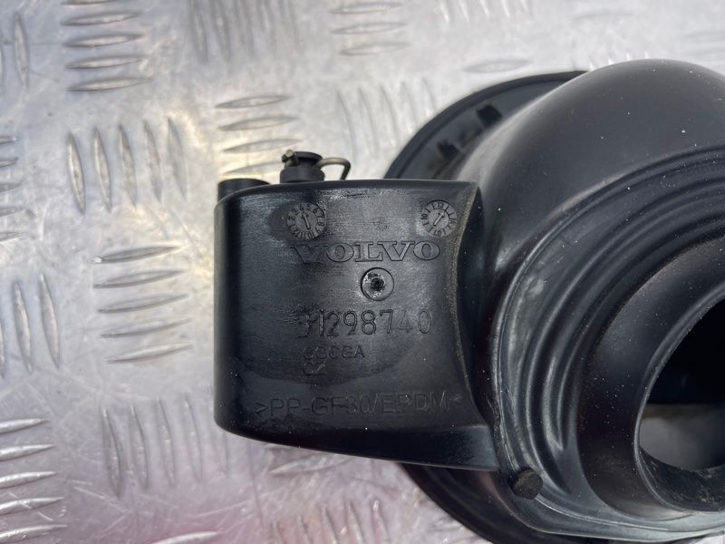 Корпус лючка кришки паливного бака в зборі 31298740 Volvo XC60
