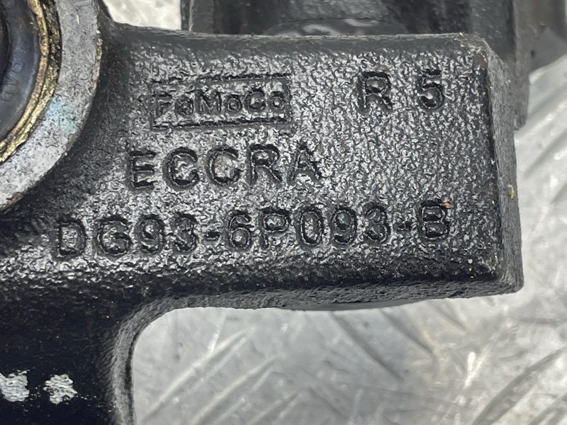 Кронштейн опоры двигателя DG936P093B Ford Fusion