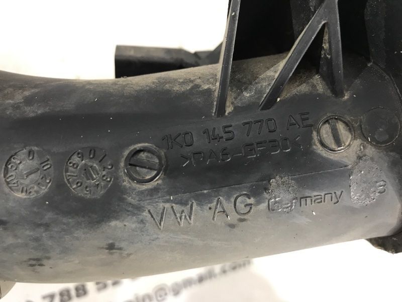 Патрубок інтеркулера 1K0145770AE Volkswagen Tiguan