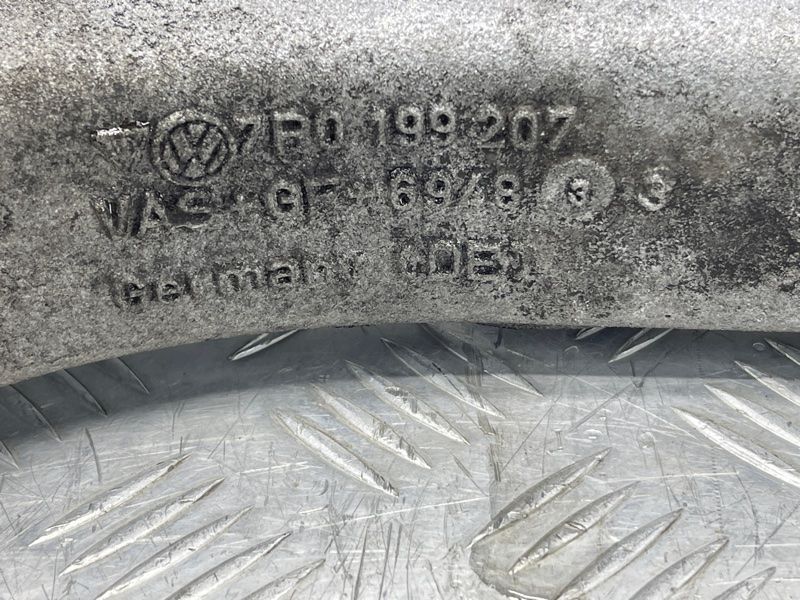 Кронштейн опори двигуна 7P0199207 Volkswagen Touareg