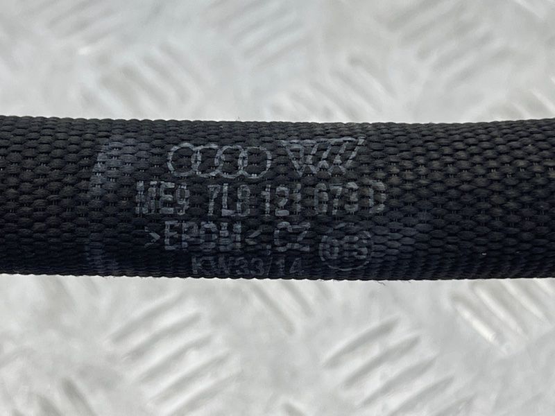 Патрубок 7L8121073D Audi Q7