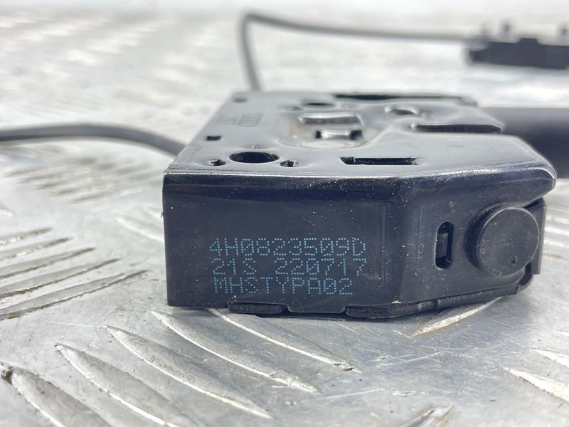 Замок капота 4H0823509D Audi A8