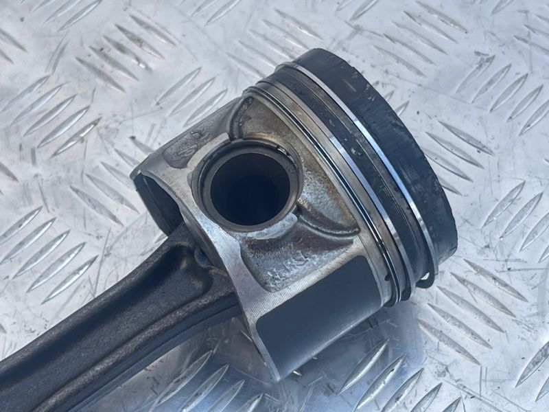Поршень Audi A6