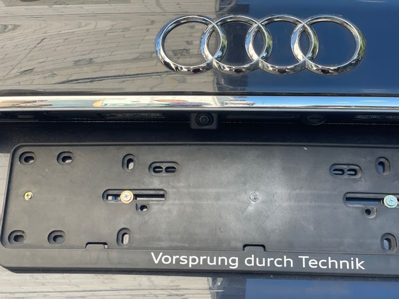 Крышка багажника 4H0827023L Audi A8