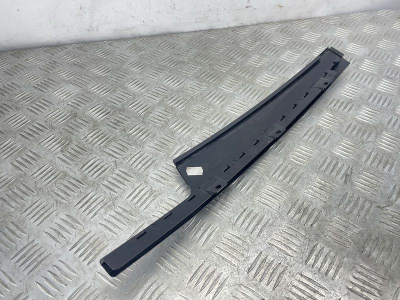 Накладка двери 4K0837901 Audi A6