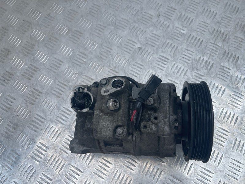 Компресор кондиціонера 4E0260805AR Audi Q7