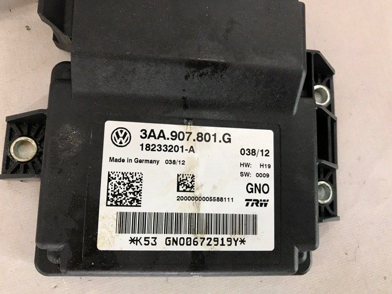 Блок керування стоянковим гальмом 3AA907801G Volkswagen CC