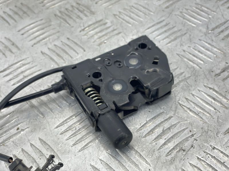 Замок капота 4H0823509D Audi A8