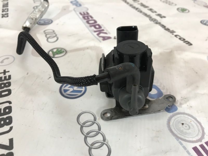 Датчик 059906627R Volkswagen Touareg