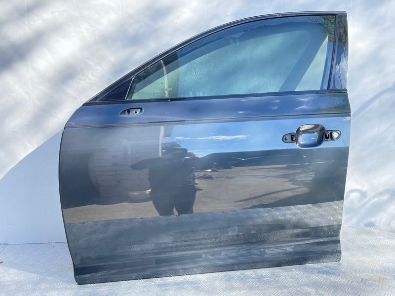 Двері 8W0831051E Audi A4