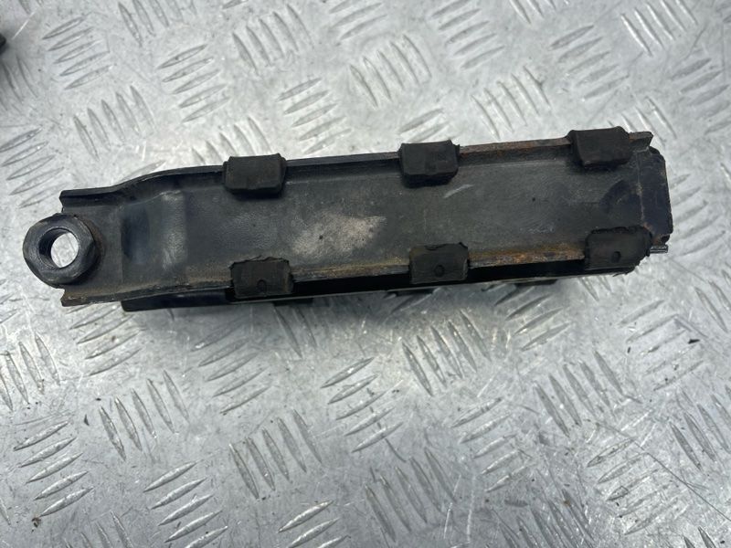 Опора двигуна 31262935 Volvo XC60