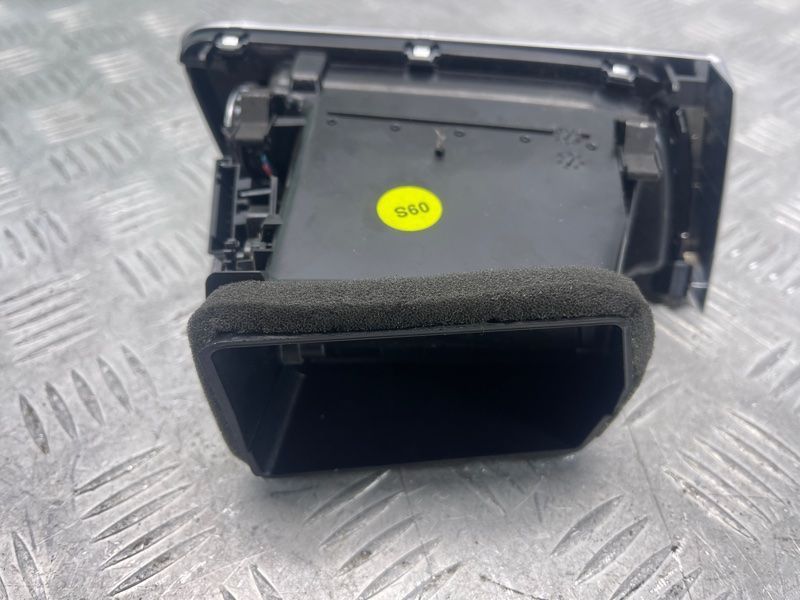 Дефлектор воздуховода 4G8820902C6PS Audi A7