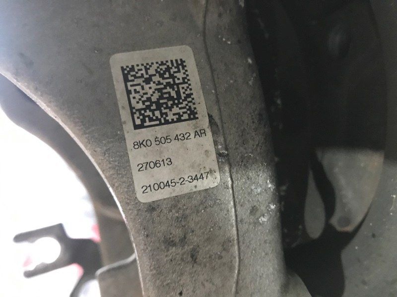 Поворотный кулак / Цапфа с подшипником 8K0505432AR Audi A6