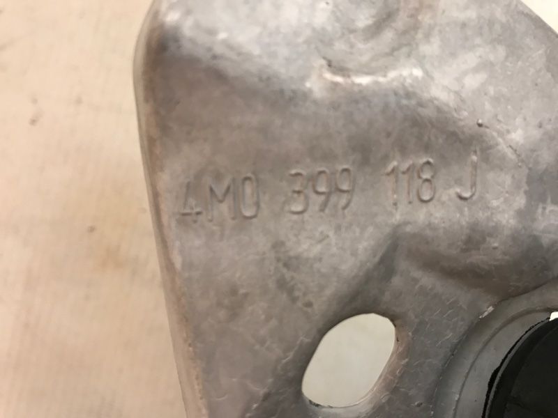 Опора / Подушка КП 8W0399156AT Audi Q7