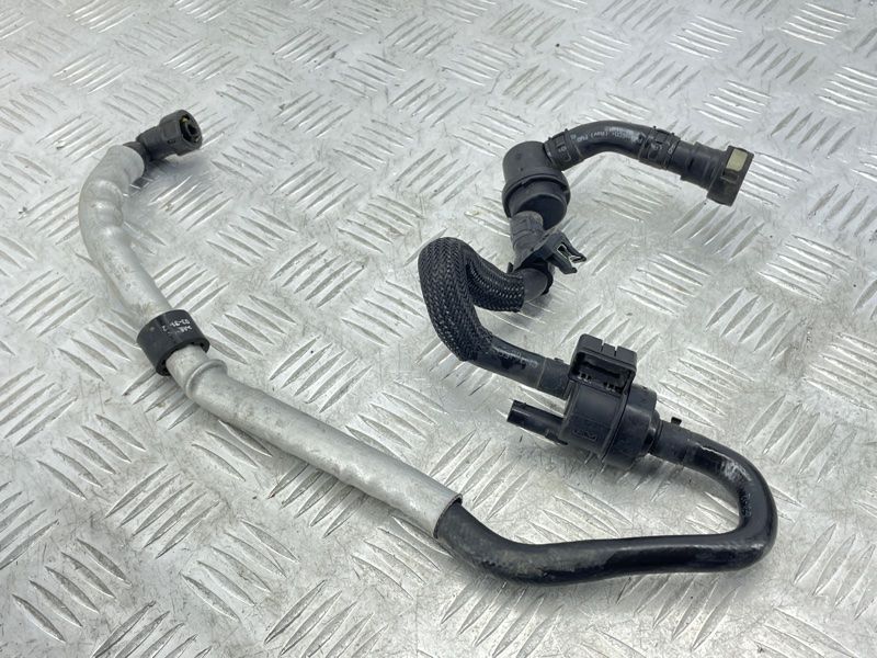Шланг соединительный 7P6133352C Volkswagen Touareg