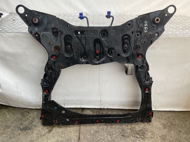 Подрамник передний 32268633 Volvo XC90