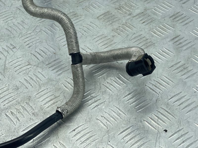 Трубка вакуумная 7P6611931AA Volkswagen Touareg