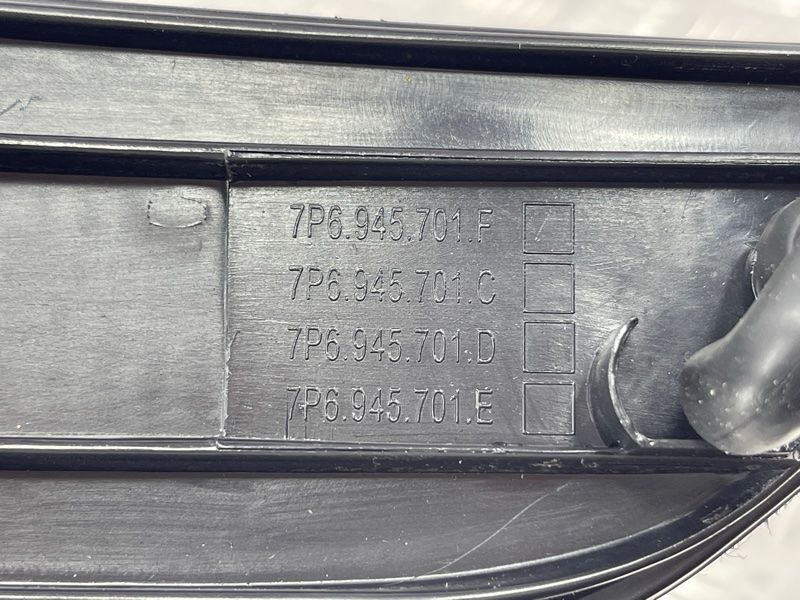Фонарь противотуманный 7P6945701D Volkswagen Touareg