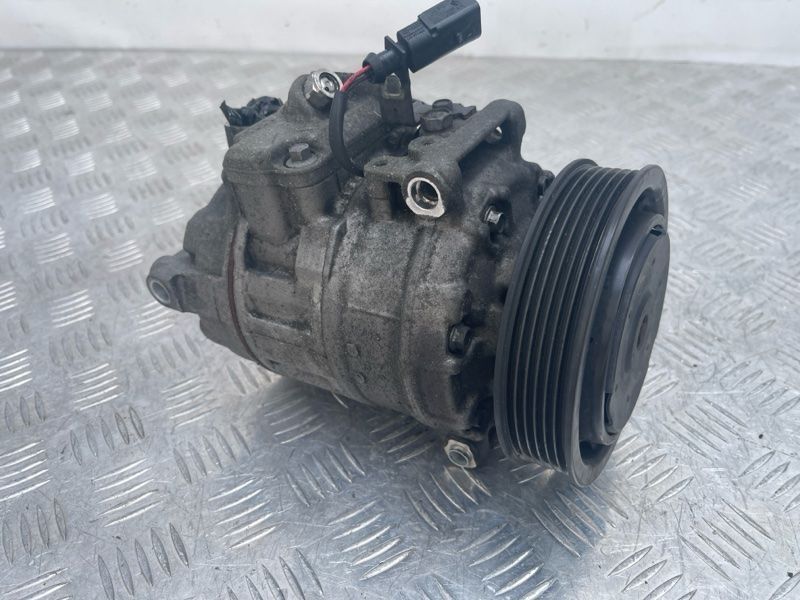Компресор кондиціонера 4E0260805AR Audi Q7
