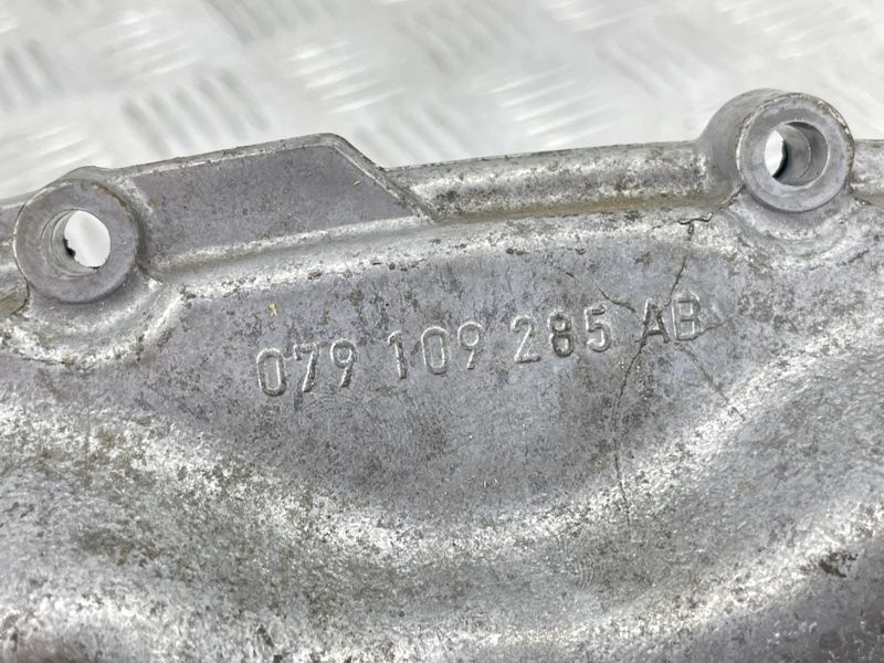 Крышка распределительного вала 079109285AB Audi S7