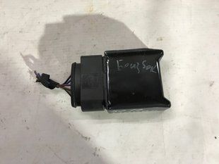 Блок керування паливним насосом Volkswagen Tiguan