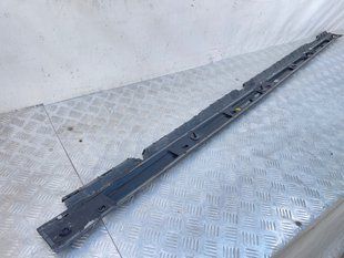Кронштейн порогу 8W9854536 Audi A4 Allroad