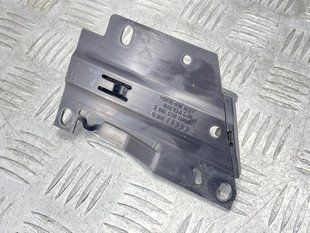 Скоба замка капоту 8W0823185C Audi A4 Allroad
