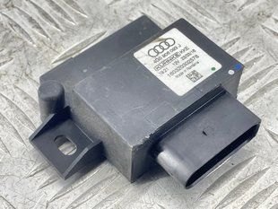 Блок керування паливним насосом 4G0906093J Audi A6