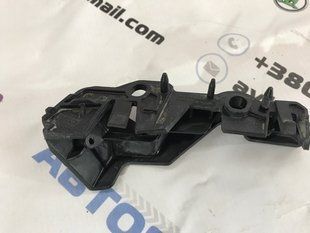 Направляющая / Крепление / Кронштейн бампера 8K0807284D Audi A4 Allroad