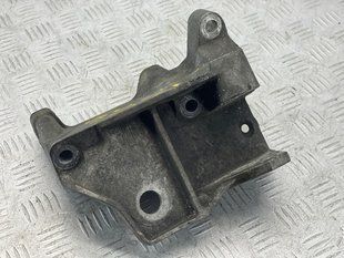 Кронштейн двигателя 6G926P096DD Volvo XC60