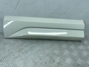 Накладка двери 8U0853970D Audi Q3