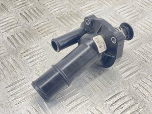 Корпус термостата FR3Z8575A Ford Edge