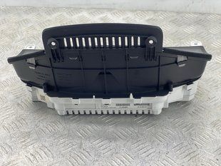 Комбинация приборов / Спидометр 31453147 Volvo XC60