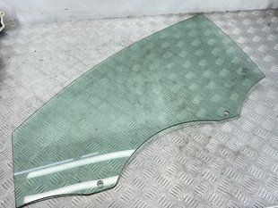 Стекло двери Audi Q7