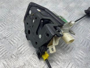 Замок задней двери 4G0839015D Audi Q7