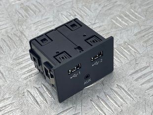 Разъем для подключения внешних аудиоисточников (2x USB + 1x AUX-IN) 81A035736 Audi A6 Audi A3, Audi A6, Audi A7, Audi RS3, Audi S6