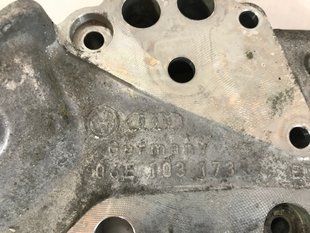 Крышка блока цилиндров 06E103171BH Audi A7