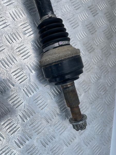 Піввісь Volkswagen Touareg