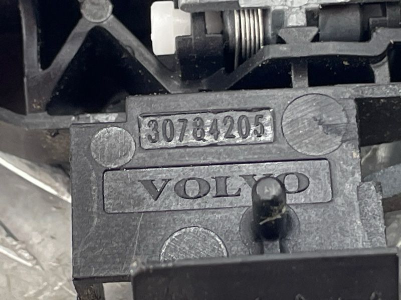 Кронштейн ручки Volvo XC60