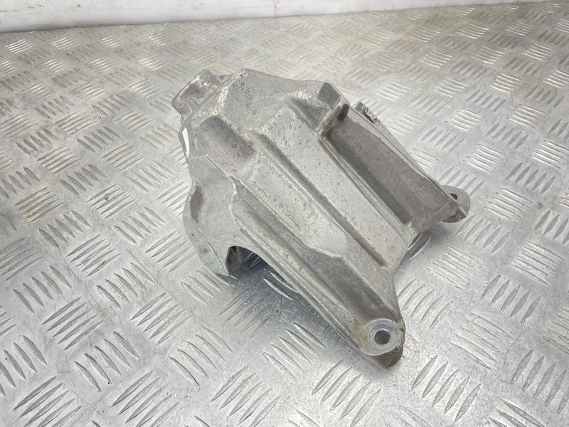 Опора / кронштейн двигуна 4M0199307CB Audi A4