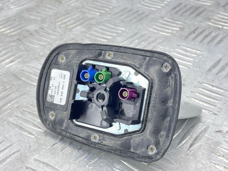 Антена на дах 4M0035503C Audi Q7 Audi Q5 PHEV, Audi A4, Audi A4 Allroad, Audi A5, Audi A5 Sportback, Audi Q3, Audi Q5, Audi Q7, Audi RS5, Audi RS5 Sportback, Audi S4, Audi S5, Audi S5 Sportback, Audi SQ5