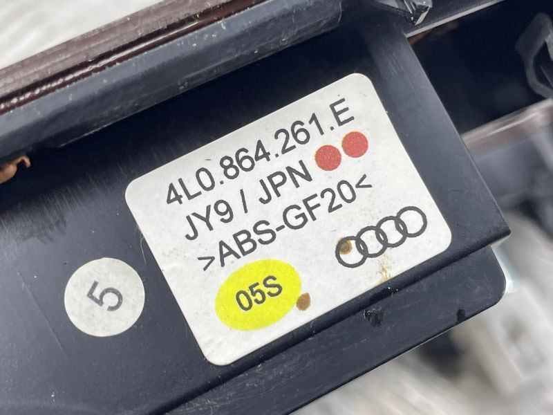 Накладка центральной консоли 4L0864261E1B4 Audi Q7