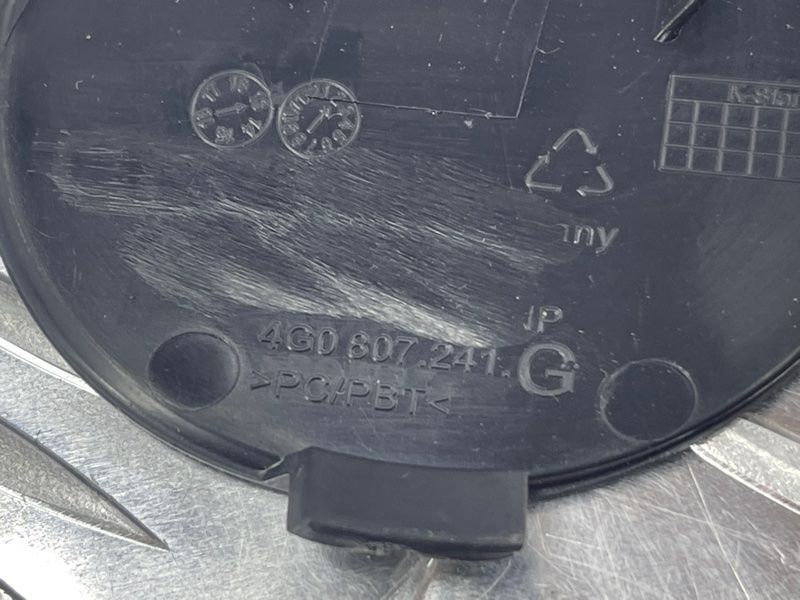 Заглушка буксирной петли 4G0807241GGRU Audi A6