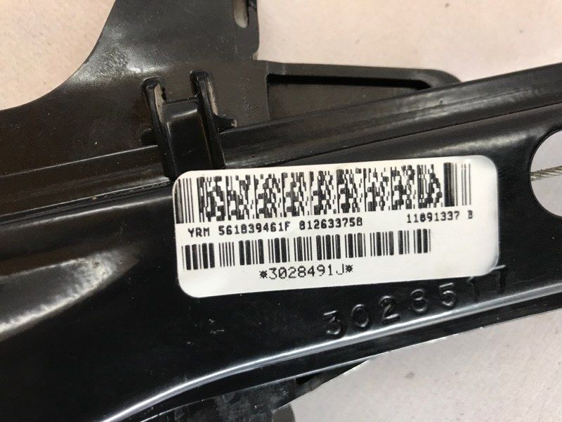 Стеклоподъемник 561839461F Volkswagen Passat