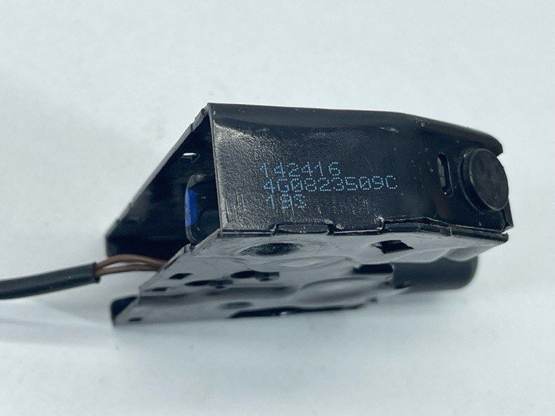 Замок капота 4G0823509C Audi A6