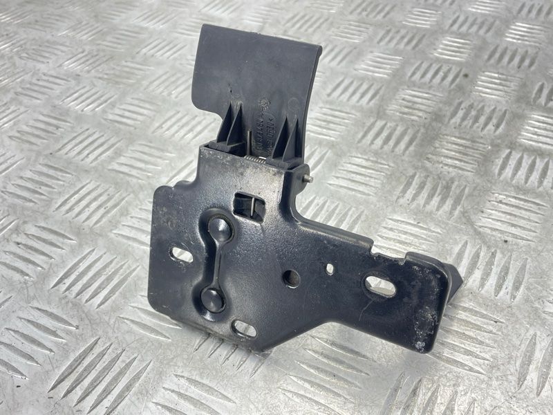 Стопорный крюк капота 4L0823480A Audi Q7 Audi Q7