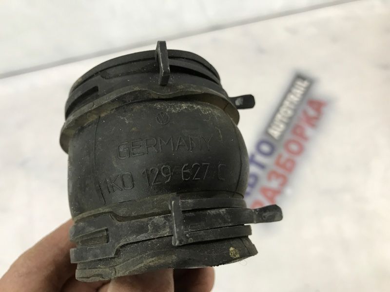 Патрубок турбіни 1K0129627C Volkswagen CC