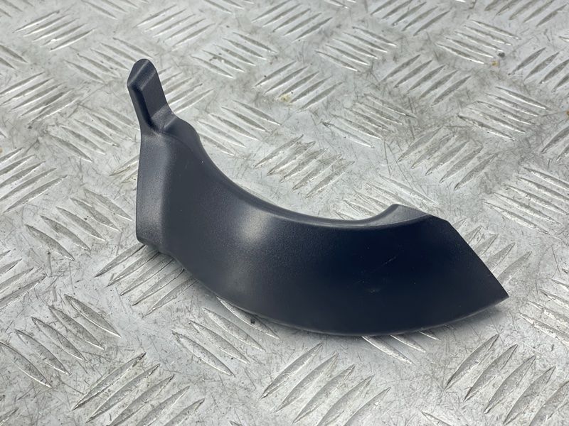 Защита петли 8R0827279 Audi Q5